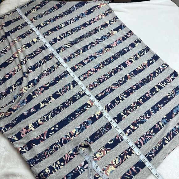 Lularoe Womens Blue Gray Floral Striped Stretch Short Sleeve Blouse Top Tunic XL - Picture 8 of 8